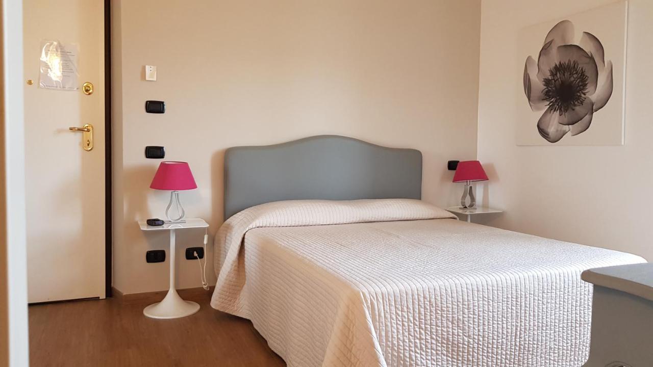 Il Casale Degli Ulivi - Agriturismo - Tenimenti Leone Lanuvio Exterior photo